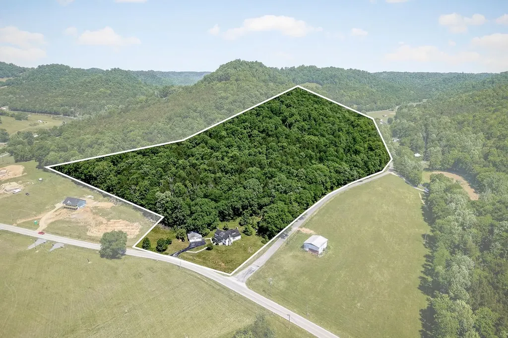 914 Wartrace Highway Pleasant Shade TN 37145