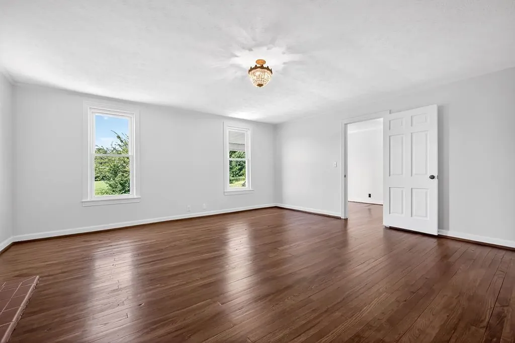914 Wartrace Highway Pleasant Shade TN 37145