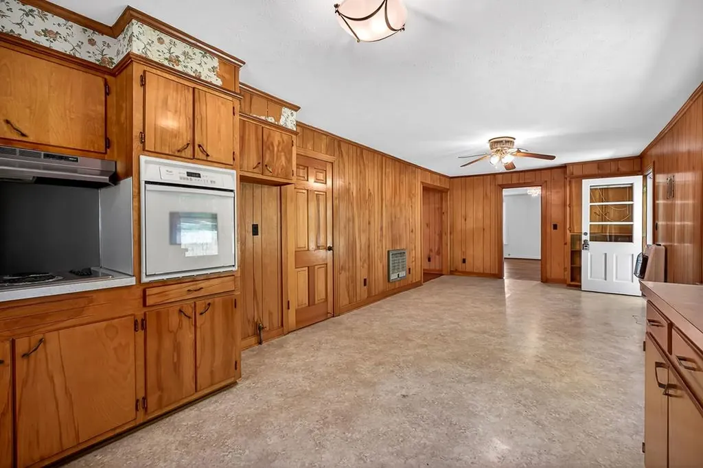 914 Wartrace Highway Pleasant Shade TN 37145