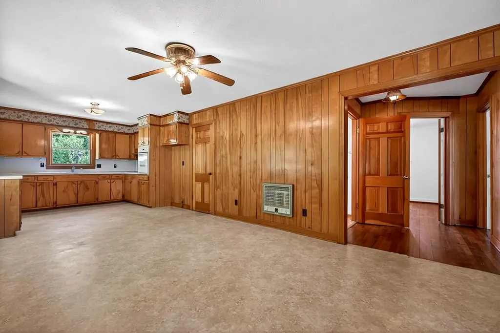 914 Wartrace Highway Pleasant Shade TN 37145