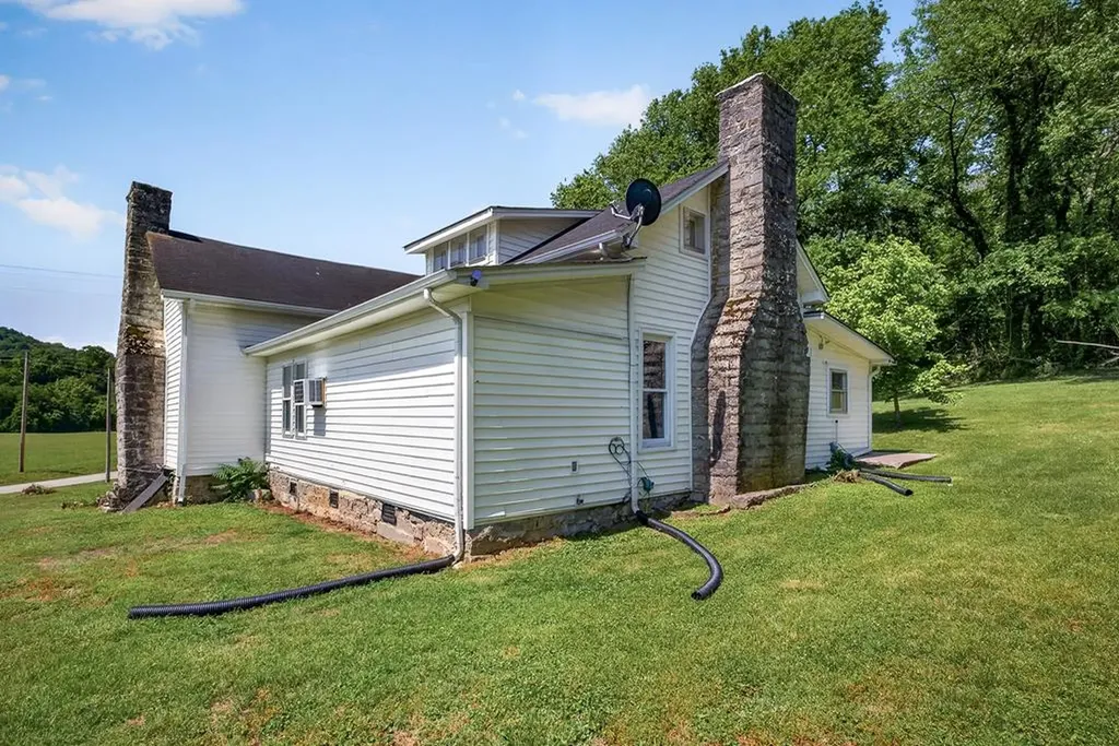 914 Wartrace Highway Pleasant Shade TN 37145