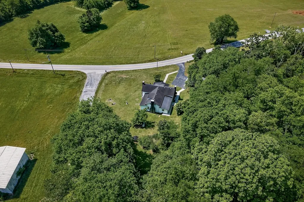 914 Wartrace Highway Pleasant Shade TN 37145