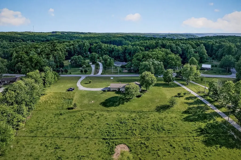 1396 N York Highway Jamestown TN 38556