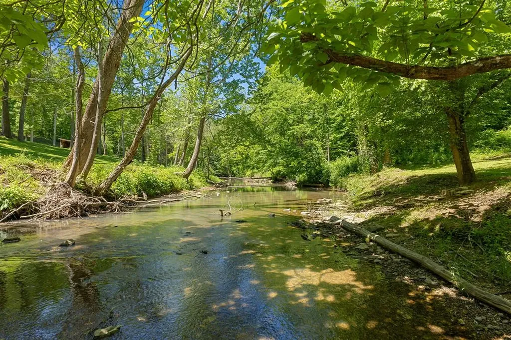 Rock Island TN, Bone Cave Road