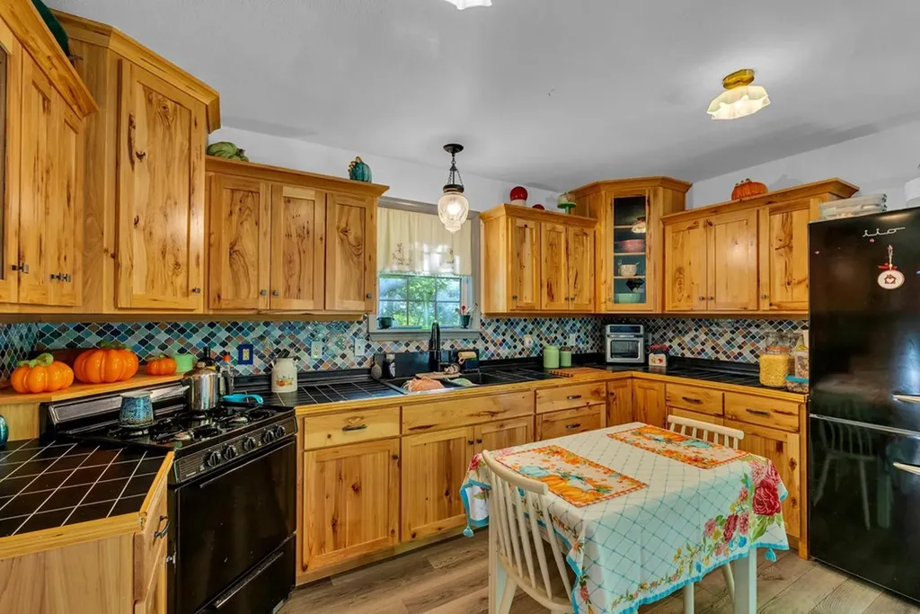 755 Woody Road Byrdstown TN 38549