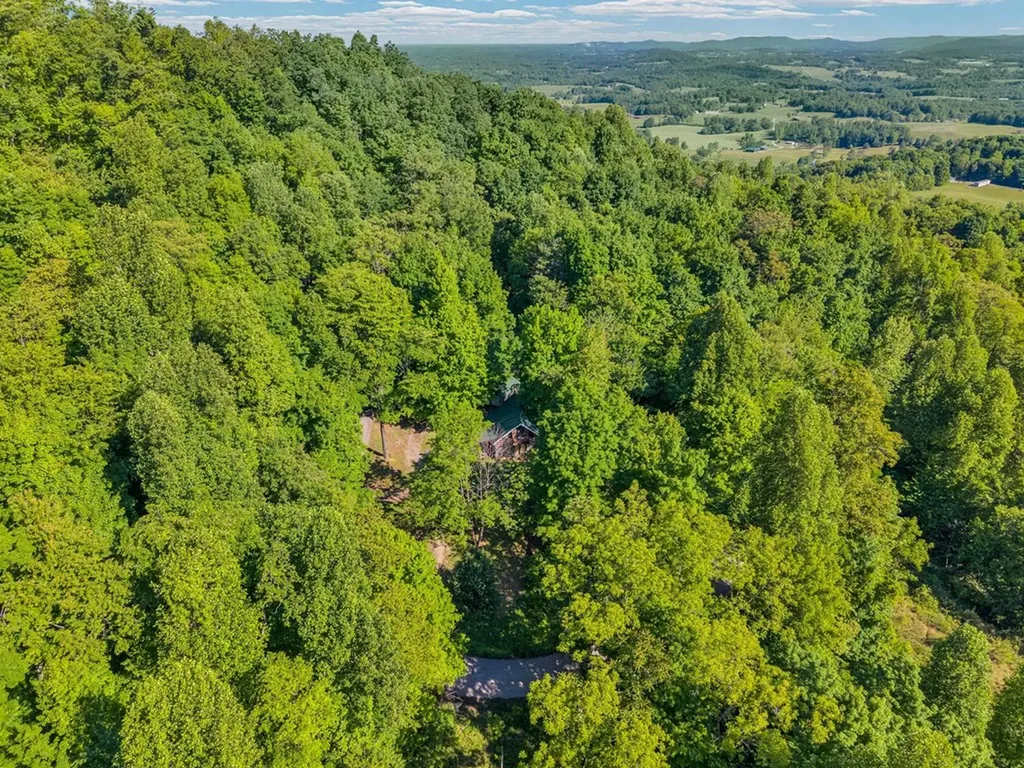 755 Woody Road Byrdstown TN 38549