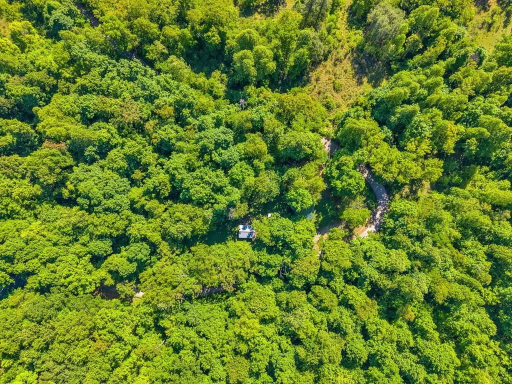 755 Woody Road Byrdstown TN 38549
