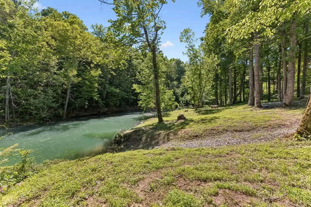 6777 Spencer Road Rock Island TN 38581