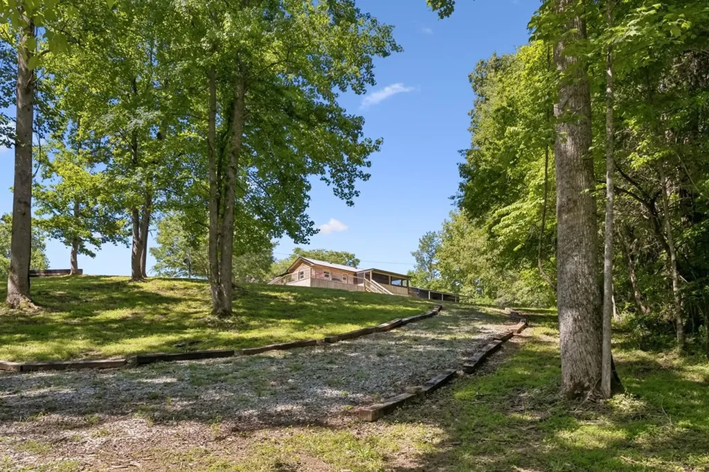 6777 Spencer Road Rock Island TN 38581