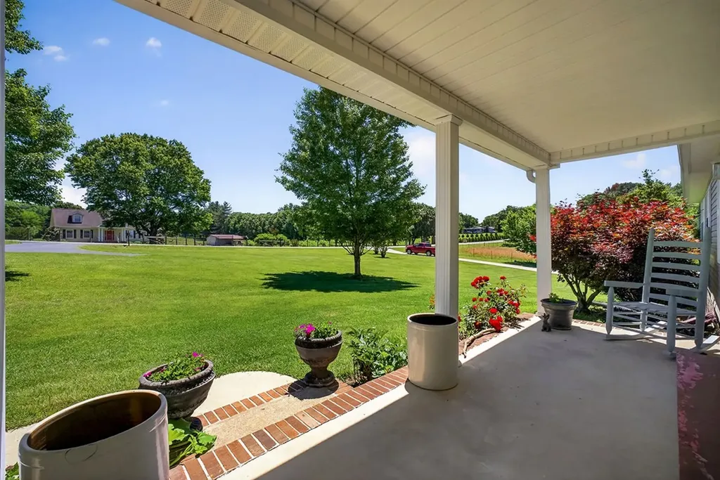 2246 Hidden Cove Road Cookeville TN 38506