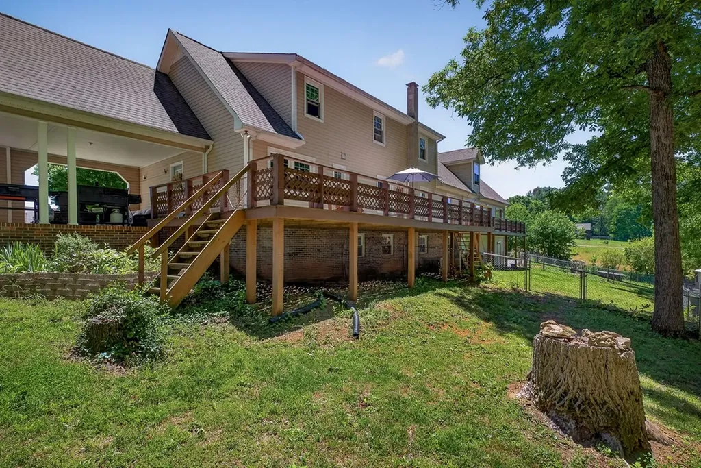 2246 Hidden Cove Road Cookeville TN 38506