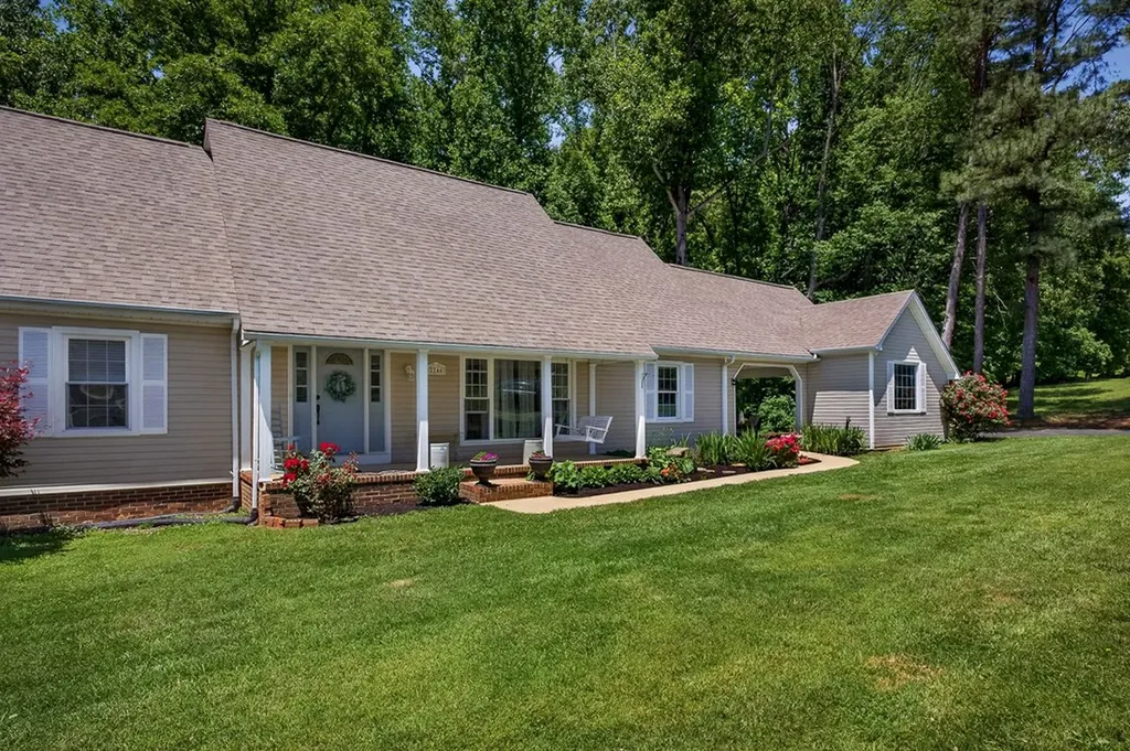 2246 Hidden Cove Road Cookeville TN 38506