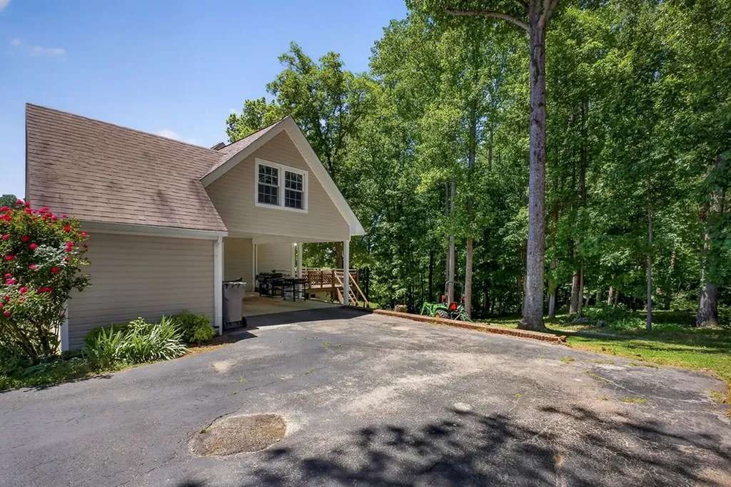 2246 Hidden Cove Road Cookeville TN 38506