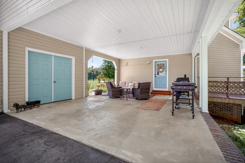 2246 Hidden Cove Road Cookeville TN 38506