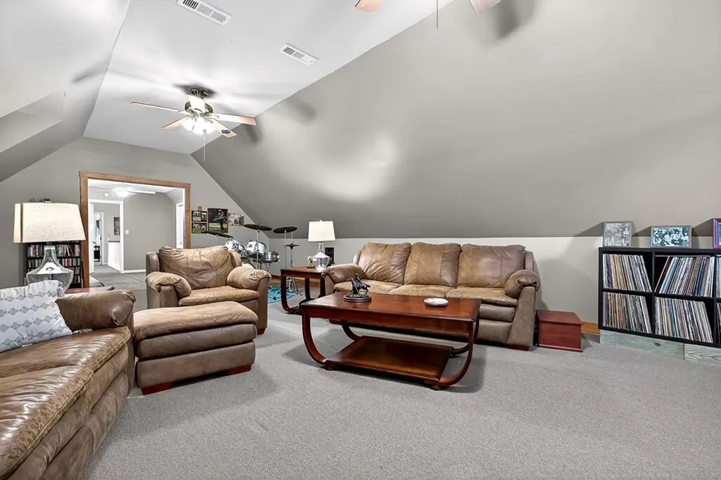 2246 Hidden Cove Road Cookeville TN 38506