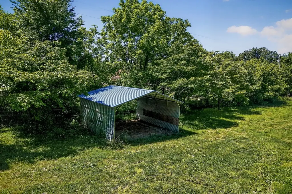 2246 Hidden Cove Road Cookeville TN 38506