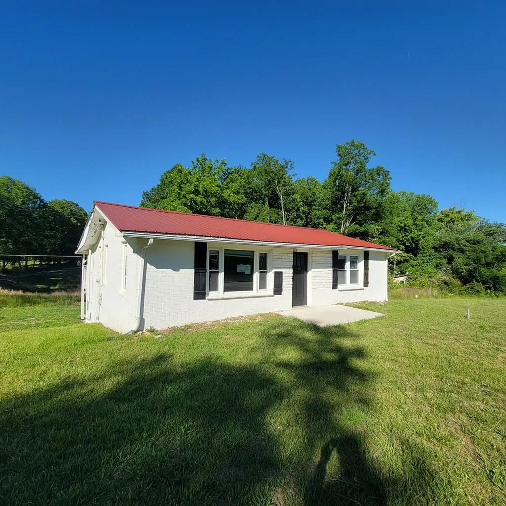 3361 Midway Road Smithville TN 37166