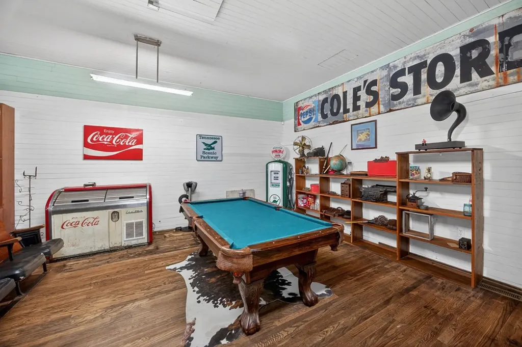 11710 Nashville Highway Baxter TN 38544