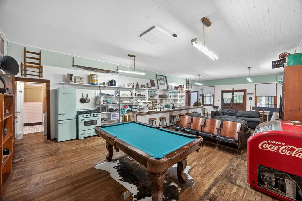 11710 Nashville Highway Baxter TN 38544