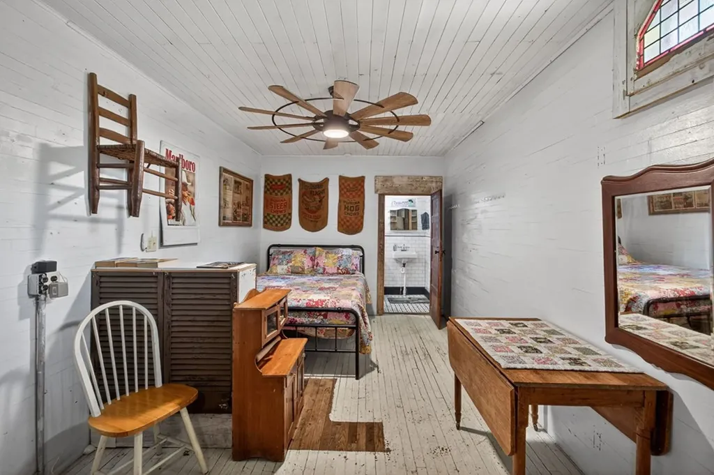 11710 Nashville Highway Baxter TN 38544