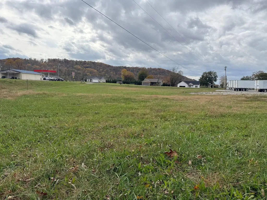 00 Roberts Matthews Highway Sparta TN 38583