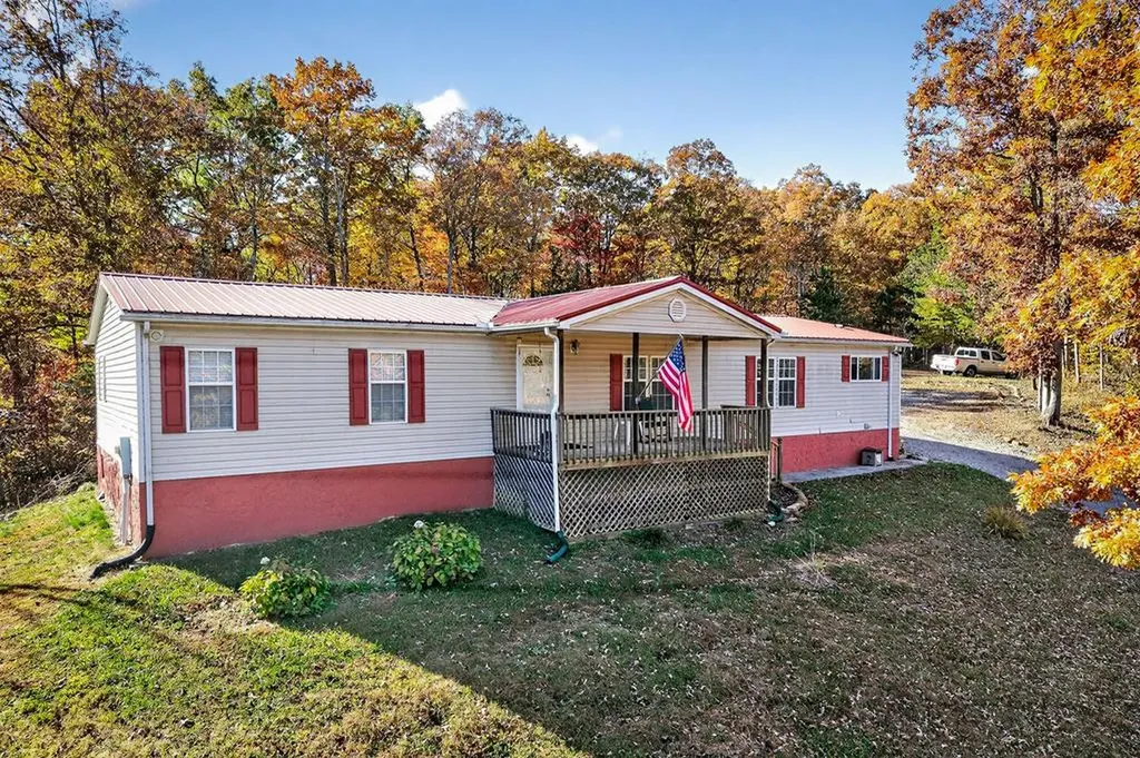7578 East Fork Lane Crawford TN 38554