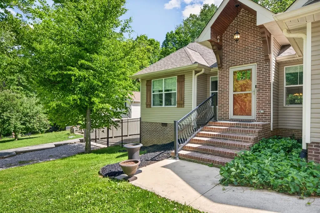 1543 Heritage Circle Cookeville TN 38506