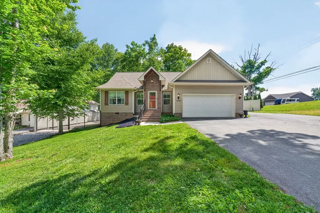 1543 Heritage Circle Cookeville TN 38506