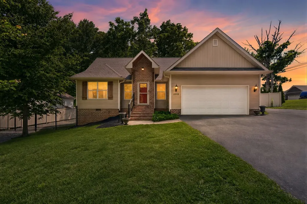 1543 Heritage Circle Cookeville TN 38506