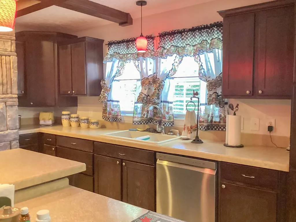 133 Thompson Road Crossville TN 38571