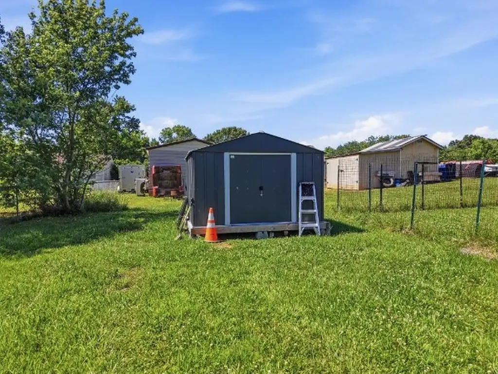 163 Haley Avenue Doyle TN 38559
