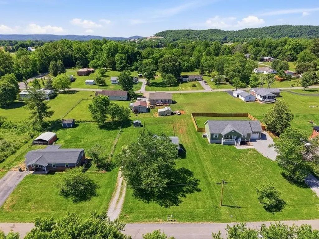 163 Haley Avenue Doyle TN 38559