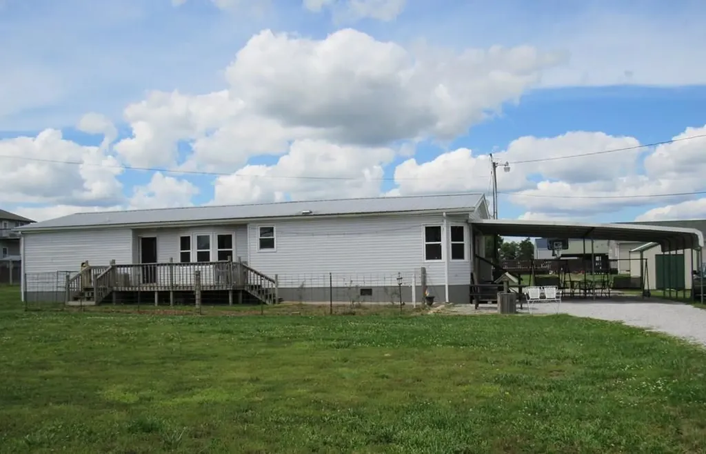 856 Corinth Sparta TN 38583