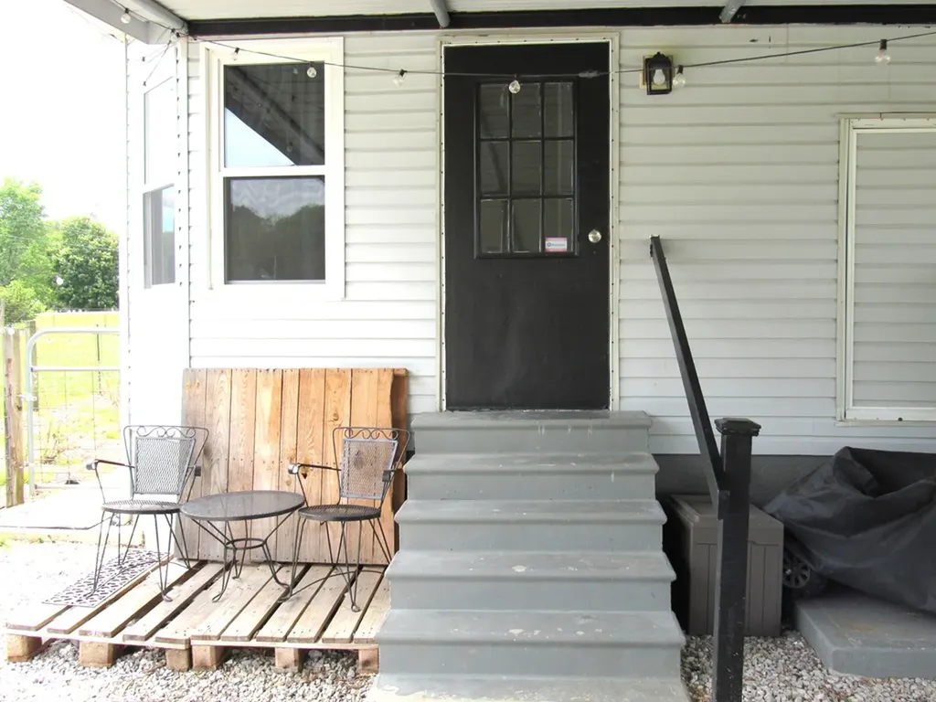856 Corinth Sparta TN 38583