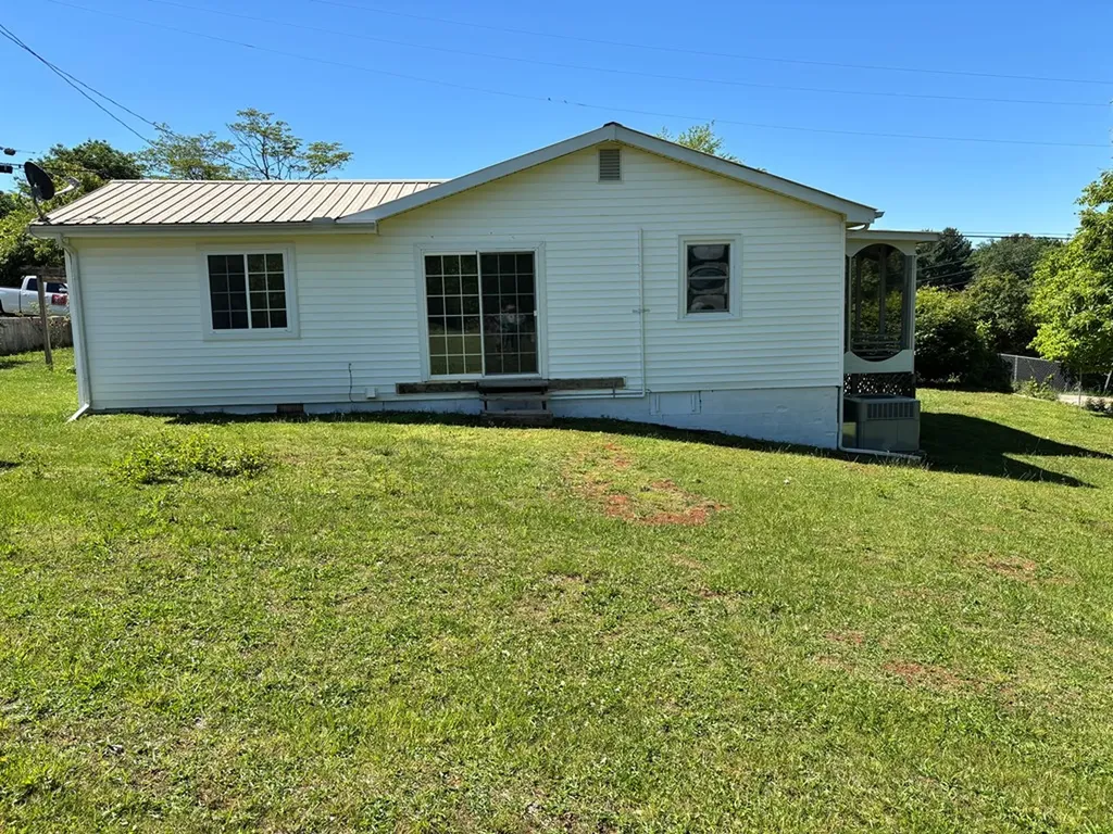 802 Water Street Livingston TN 38570