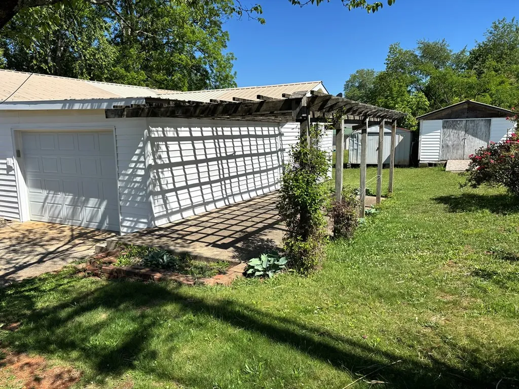 802 Water Street Livingston TN 38570