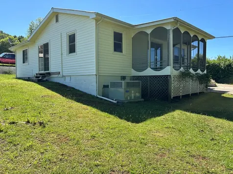 802 Water Street Livingston TN 38570