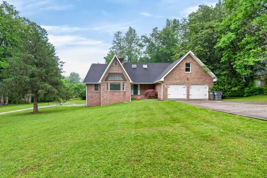 866 Pen Oak Drive Cookeville TN 38501-3757