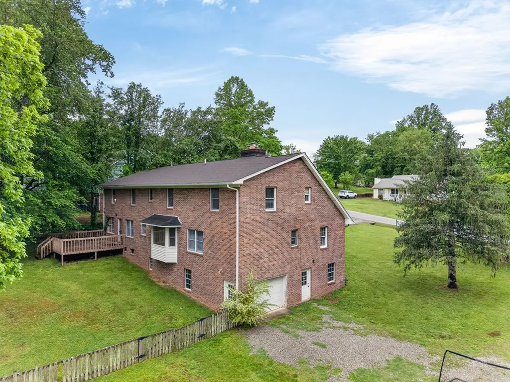 866 Pen Oak Drive Cookeville TN 38501-3757