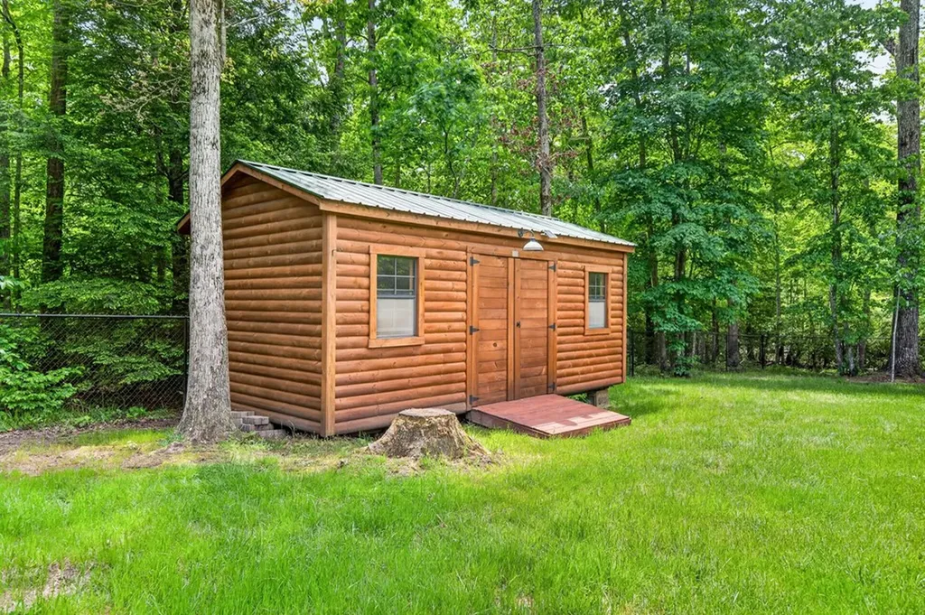 704 White Oak Road Monterey TN 38574