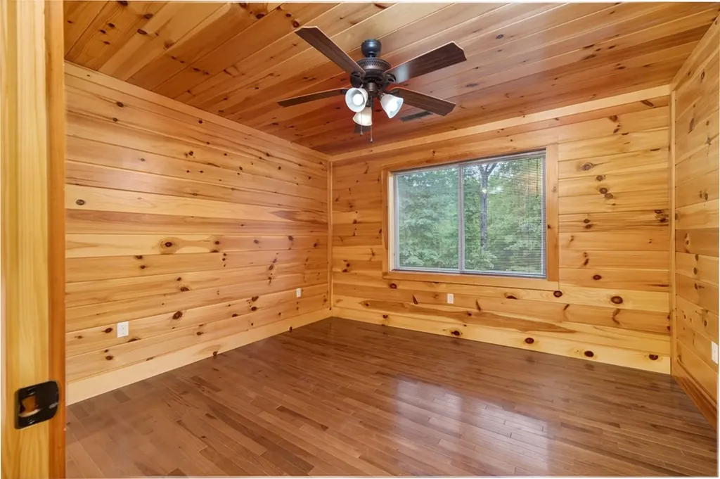 704 White Oak Road Monterey TN 38574