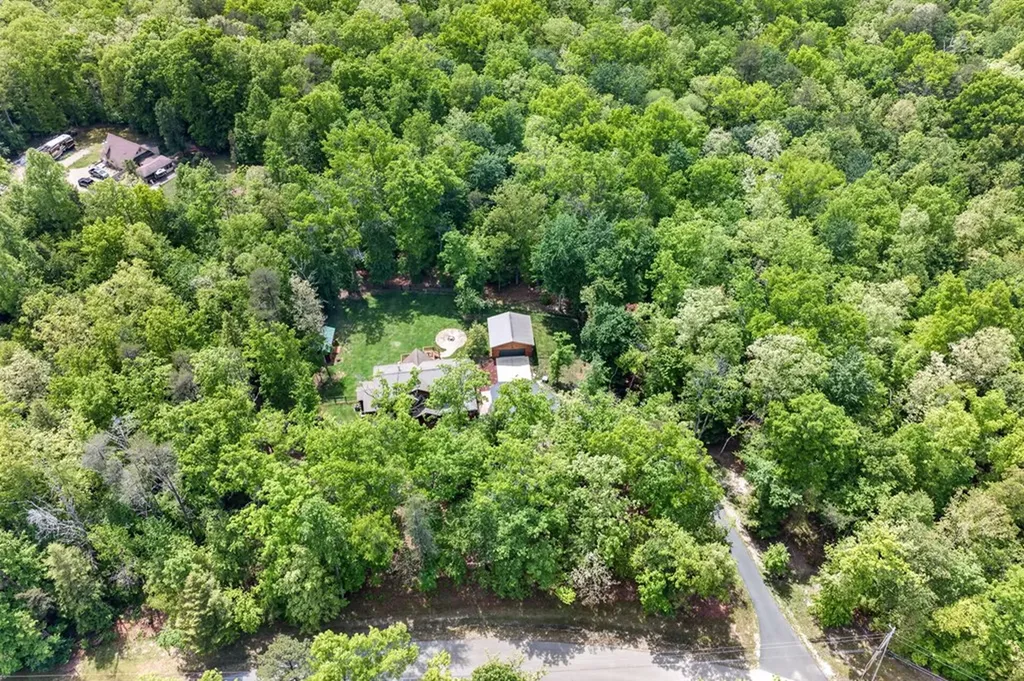 704 White Oak Road Monterey TN 38574