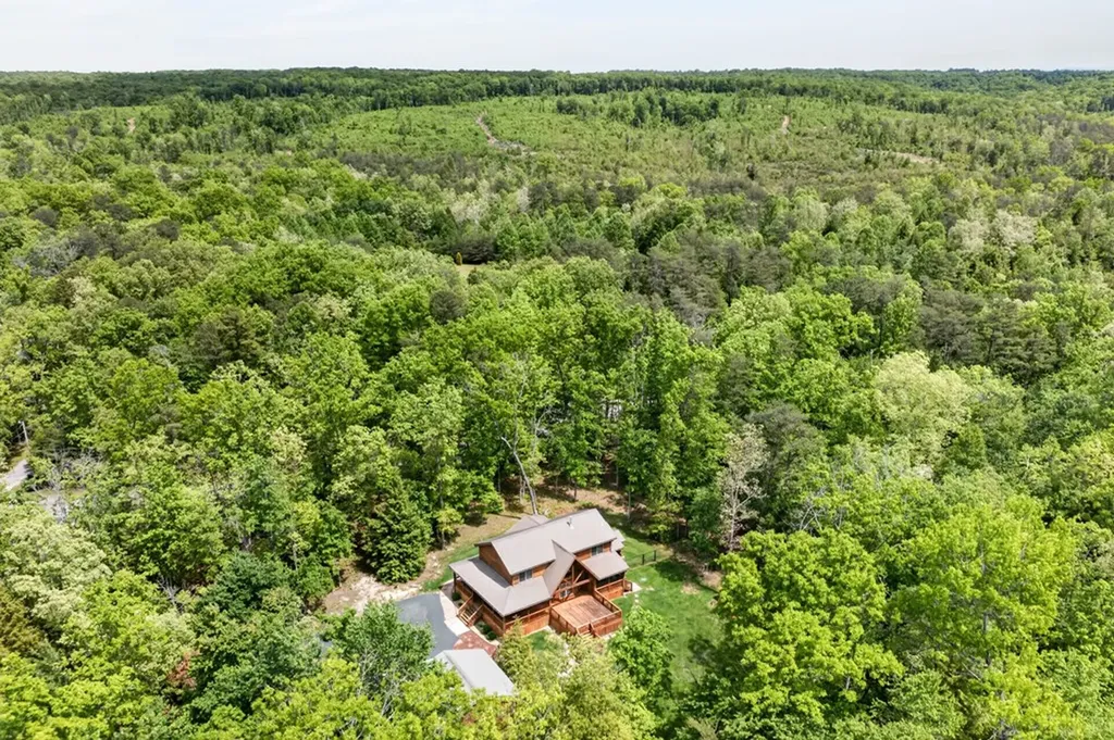 704 White Oak Road Monterey TN 38574