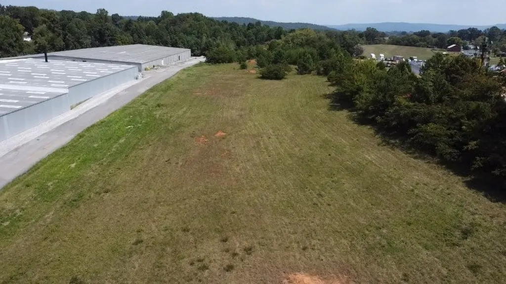 21 Ac N Spring Street Sparta TN 38583