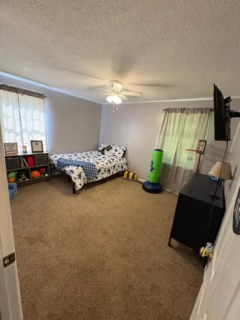 148 Lester Ledbetter Lane Hilham TN 38568