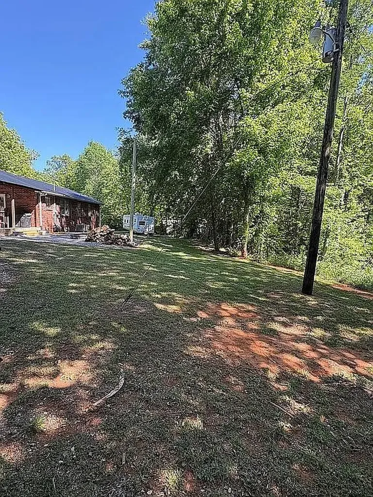 148 Lester Ledbetter Lane Hilham TN 38568