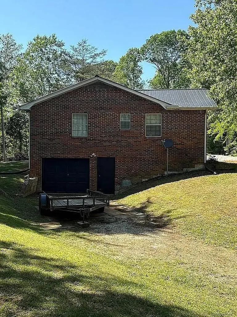 148 Lester Ledbetter Lane Hilham TN 38568