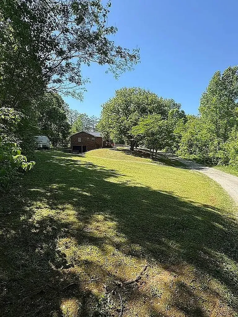 148 Lester Ledbetter Lane Hilham TN 38568