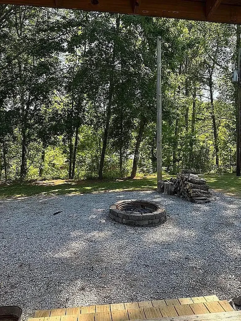 148 Lester Ledbetter Lane Hilham TN 38568
