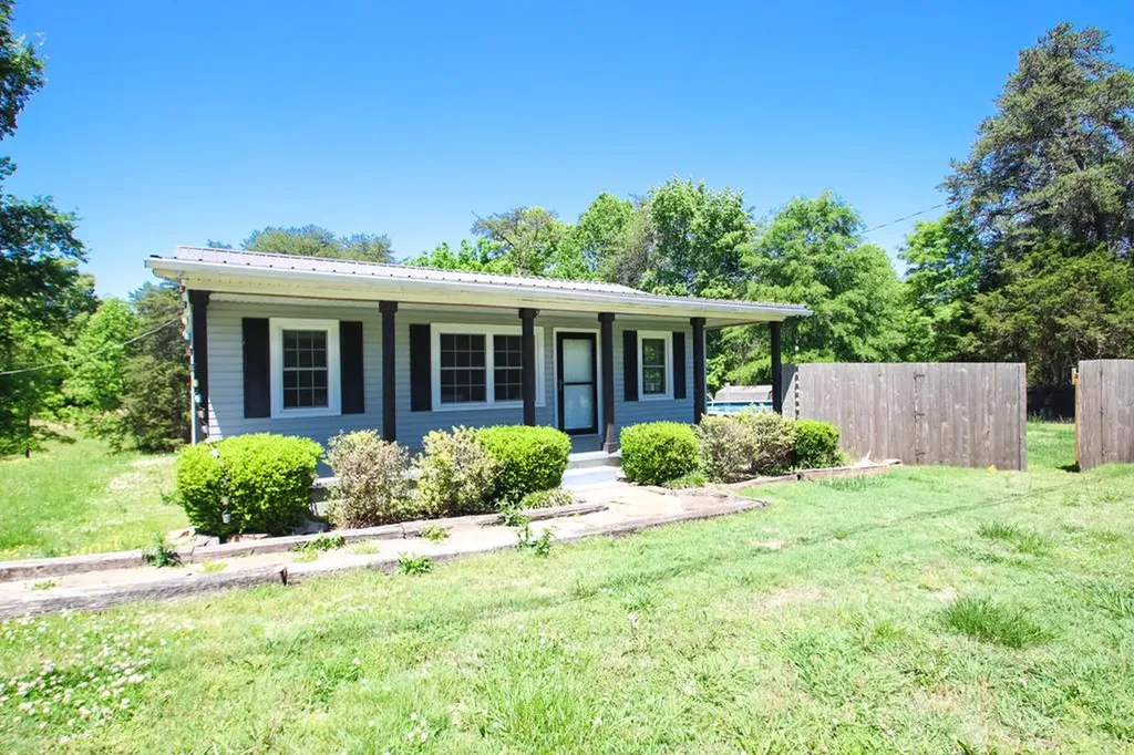 13400 Old Kentucky Road Walling TN 38587